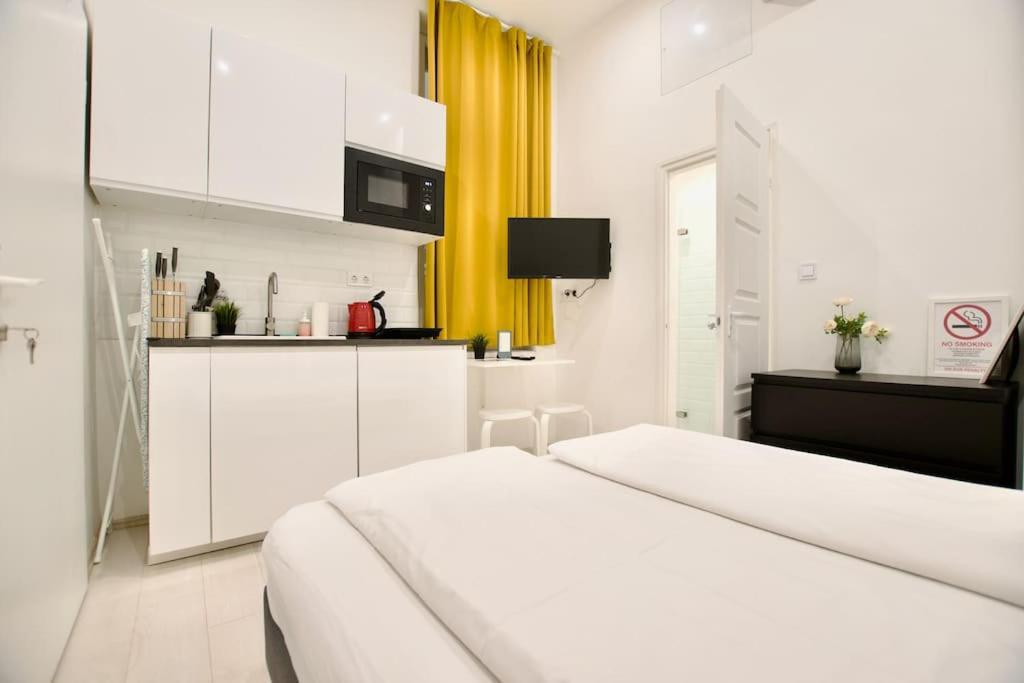 Standard Apartment By Hi5-St. King Mini Studio Boedapest Buitenkant foto