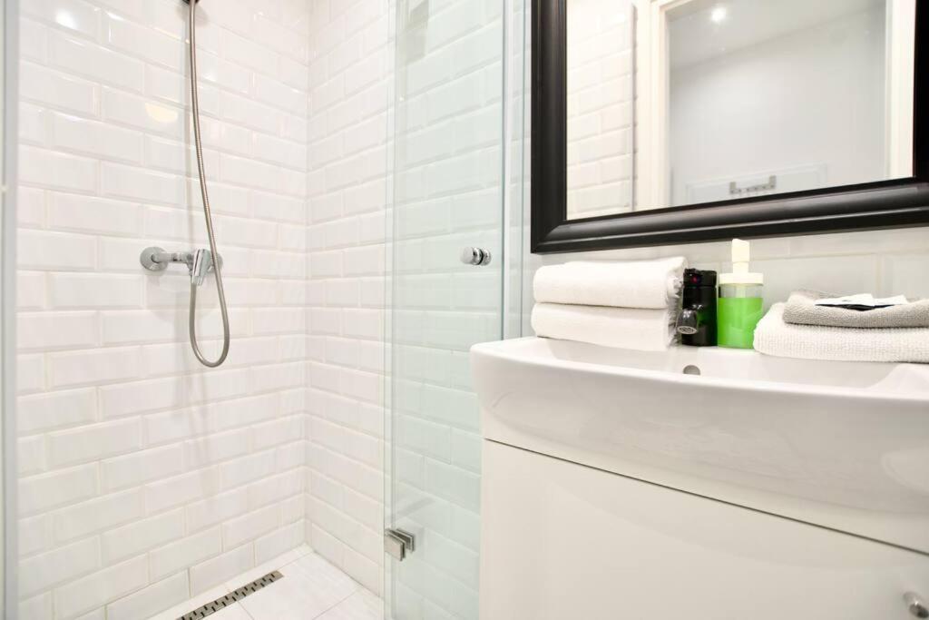 Standard Apartment By Hi5-St. King Mini Studio Boedapest Buitenkant foto