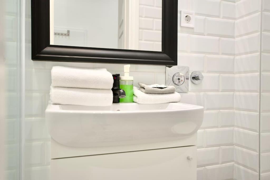 Standard Apartment By Hi5-St. King Mini Studio Boedapest Buitenkant foto